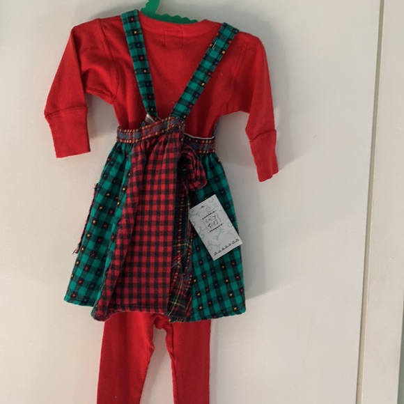 NWOT Girls plaid jumper with leggings and tshirt included. Size small - Picture 2 of 4